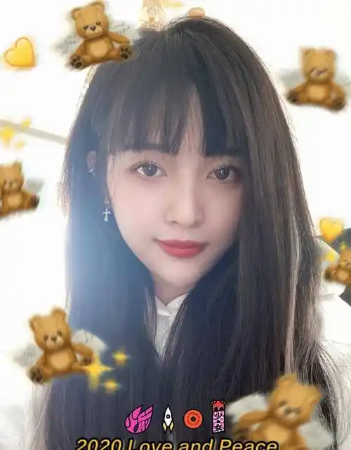 原创火箭少女女王节晒照杨超越睡衣软萌可爱sunnee素颜意外抢镜