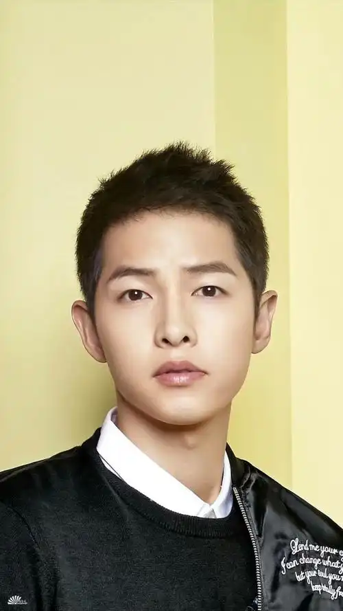 宋仲基,1985年9月19日出生于韩国大田广域市