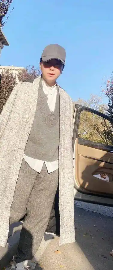 李玉刚拍戏现场飙脏话被拍,当场欲花500万封口费买下视频.