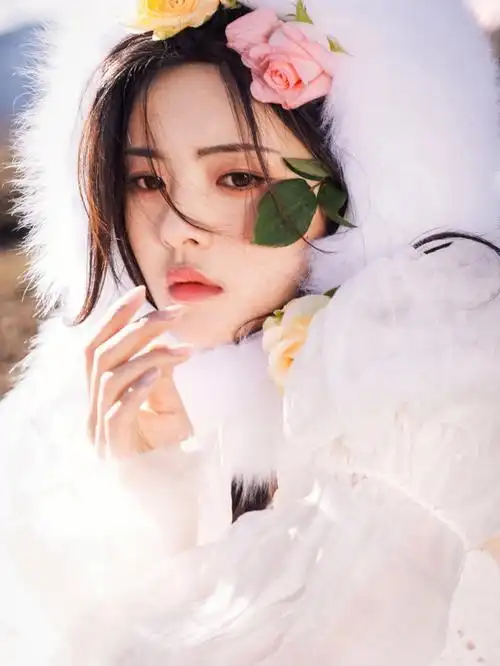 杨超越荒野玫瑰大片