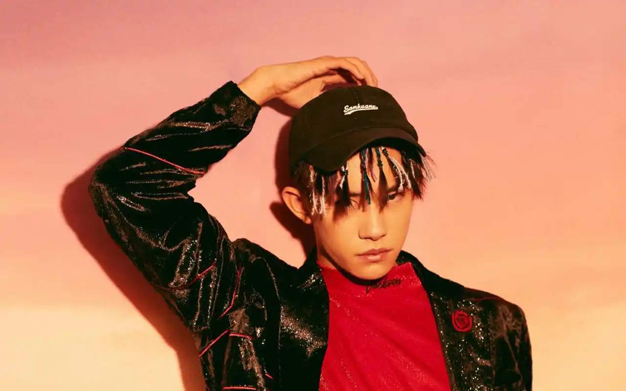 易烊千玺时尚写真高清电脑壁纸