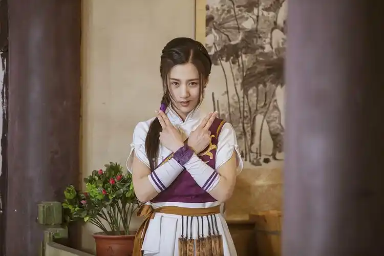 《仙剑客栈》的林月如,《青春斗》饰丁兰,现实中也是一位高材生