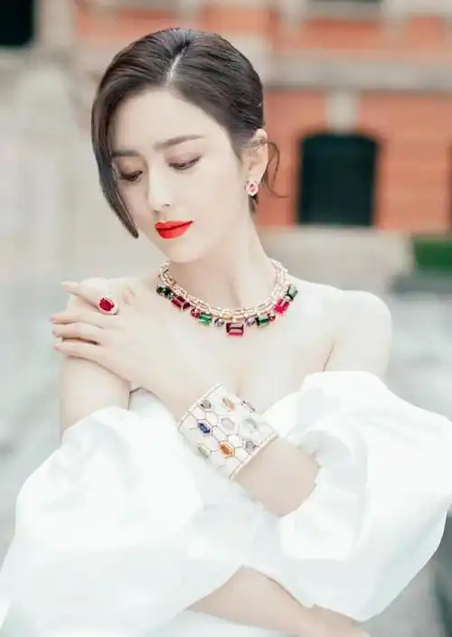 佟丽娅明星壁纸(63)_网易订阅