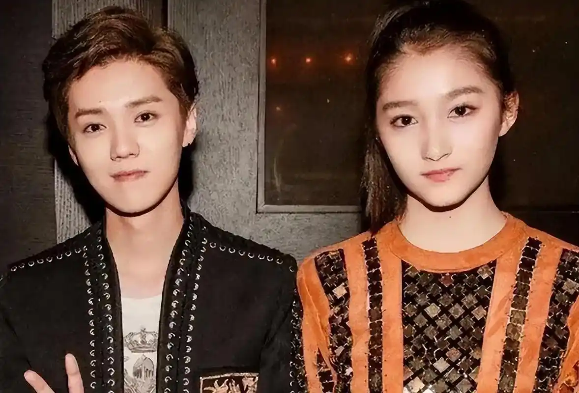 鹿晗关晓彤日本旅游被偶遇,同框力破分手传闻,cp粉表示又磕到了