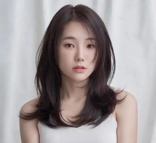 云朵烫发前八字刘海黑茶色