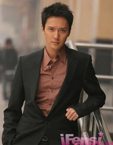 曝光冯绍峰帅气写真 杨幂最爱八阿哥穿越现代