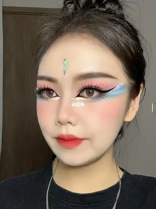 郑州舞台妆傣族舞艺考妆容