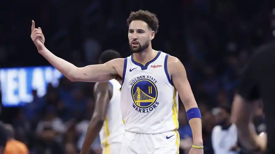 克莱汤普森替补贡献35分,"错峰出行"对他来说也许是最好的选择_防守_