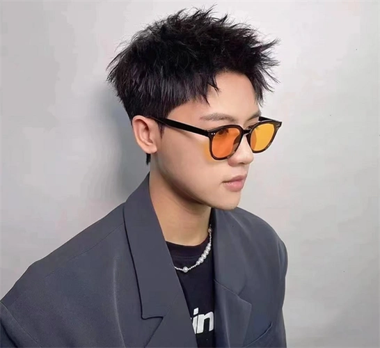 男生摩根烫前刺发型 改变形象提升气质_男士短发 - 美发站