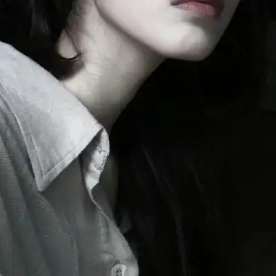 林弦ins唯美气质魅力风成熟稳重女生头像