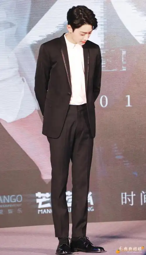 赖冠霖_laikuanlin04190113 发布会  全身照6p照了全身就会发现