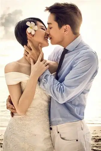 李承铉戚薇婚纱照