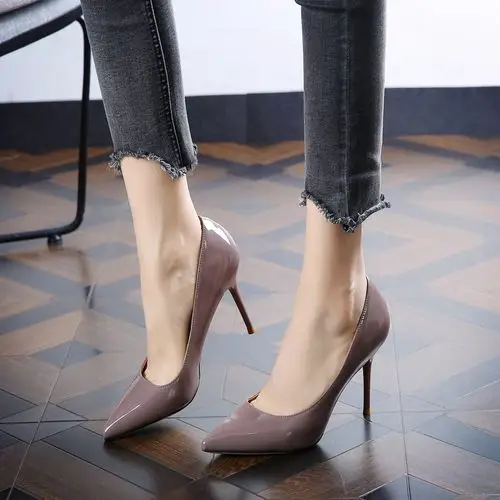 气质新款春秋简约高跟鞋尖头单鞋漆皮