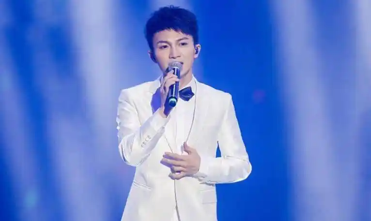 《好声音》花3年才请到他,却被那英淘汰,如今成当红炸子鸡_周深_选手