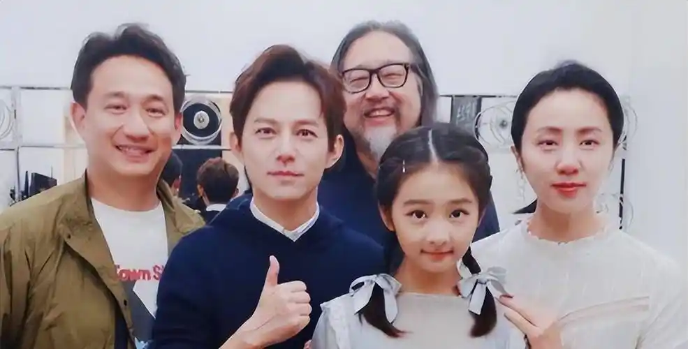 才知星二代和豪二代差距有多大_黄磊_女儿_女孩