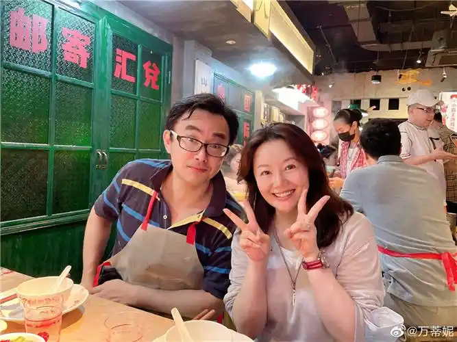 上海主持人的聚会豆豆姐姐罕见现身万蒂妮贝倩妮姐妹花合体