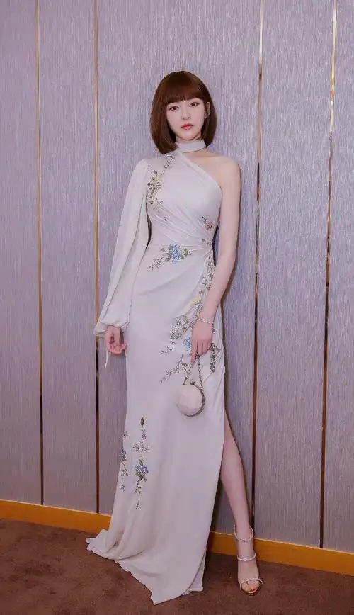 夏网红同款一字带高跟鞋女细跟性感水钻防水台凉鞋女潮休闲鞋【价格