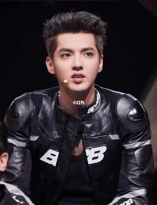 今晚8点和吴主理人一起燃炸这个舞台💕_吴亦凡_juice_全世界最好的