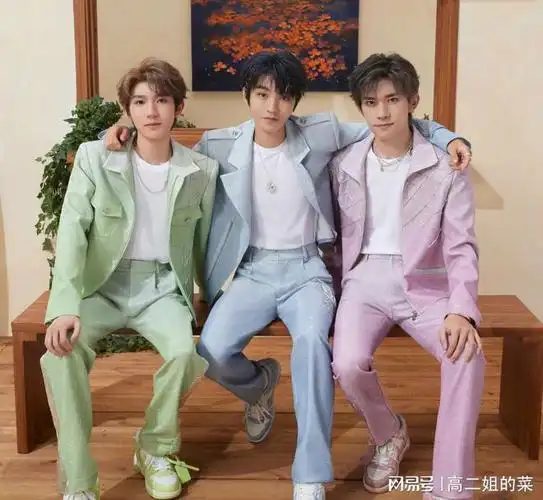 差距越来越大王俊凯或将合作张子枫易烊千玺继续当张艺谋男主