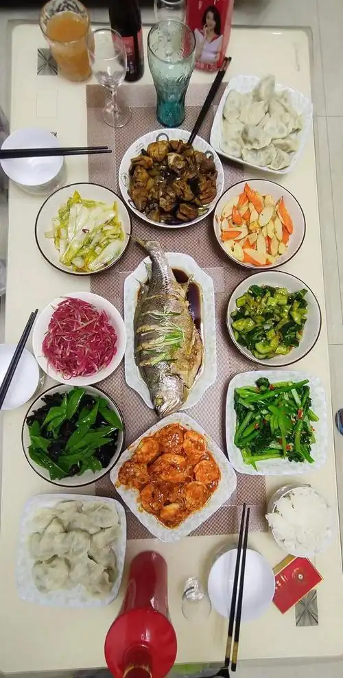 朋友圈过年晒团圆饭这十桌家宴丰富又好看网友第九桌太豪横