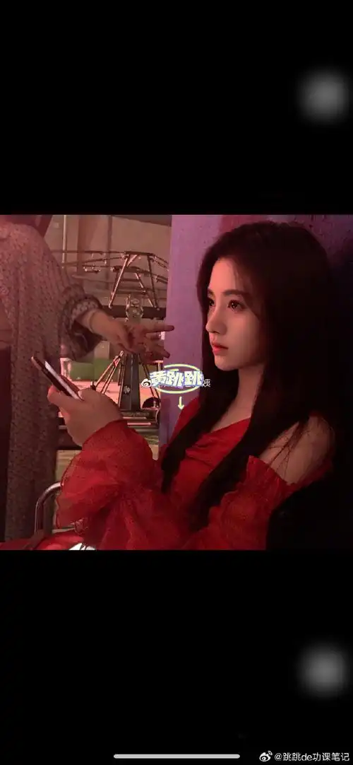 地方都不太满意,还是露鼻孔,鼻部高度弧度不好看,喜欢鞠婧祎的鼻子,来