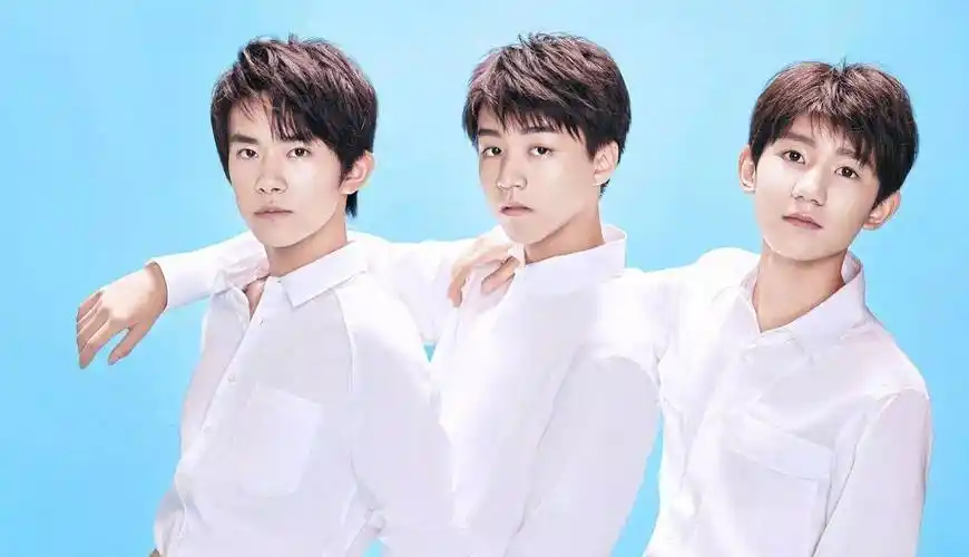 易烊千玺解密男团标准听了他的回答难怪tfboys可以火这么多年