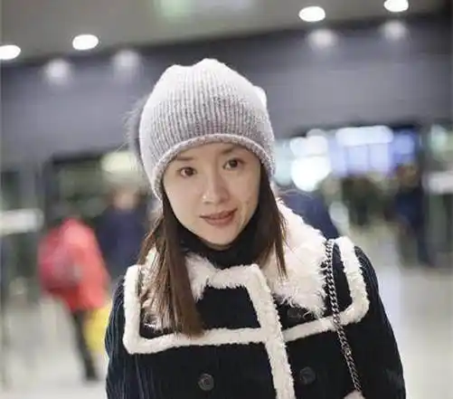 原创董洁衰老速度太快脸垮皮松似60岁老太网友全是自己作的