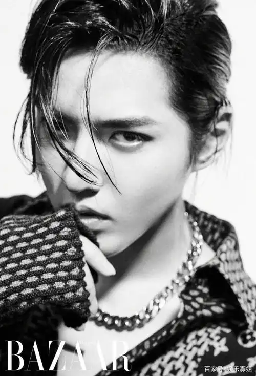 吴亦凡《时尚芭莎》七月刊封面大片,湿发造型好撩人