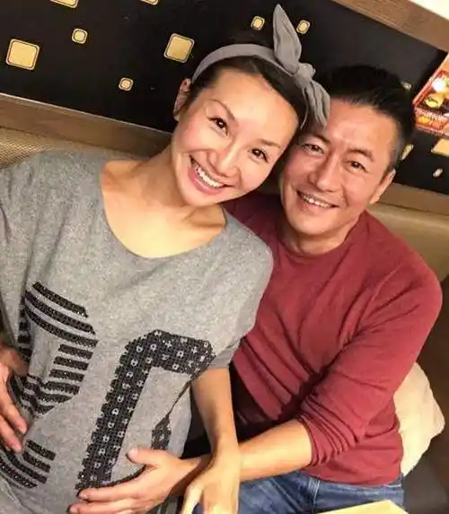 江珊小男友张博是谁资料结婚照 张博江珊相差多少岁两人结婚没