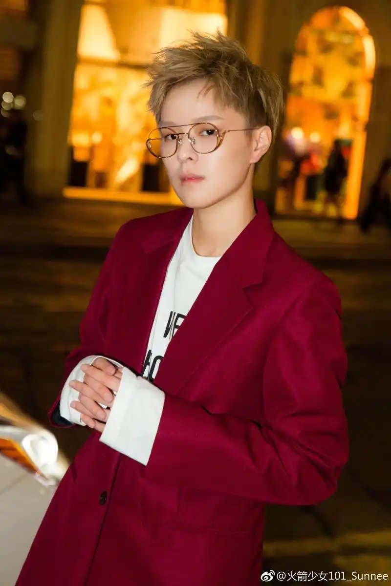 帅气又可爱的美nee火箭少女101sunnee生日快乐