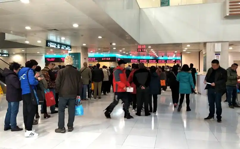 纪实实拍组图为了活着的希望早晨6点的医院