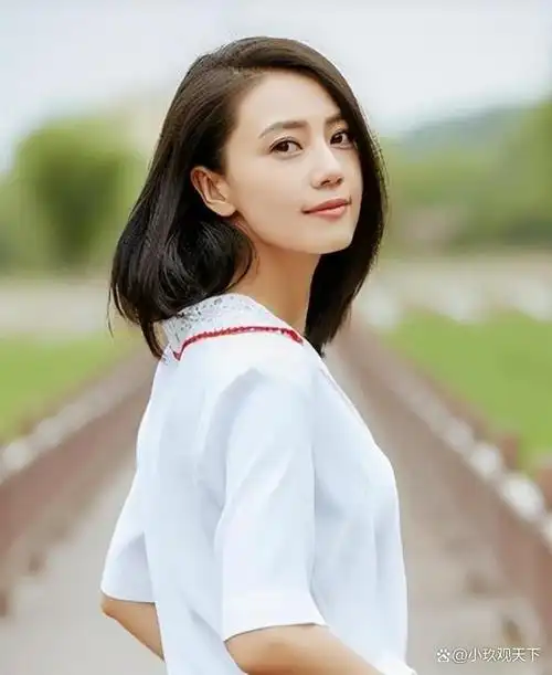 与高圆圆分手后,12年不谈恋爱没有绯闻,47岁娶旺夫妻子后爆红