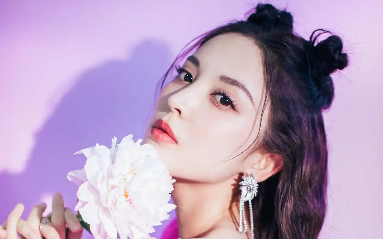 古力娜扎粉嫩甜美高清桌面壁纸