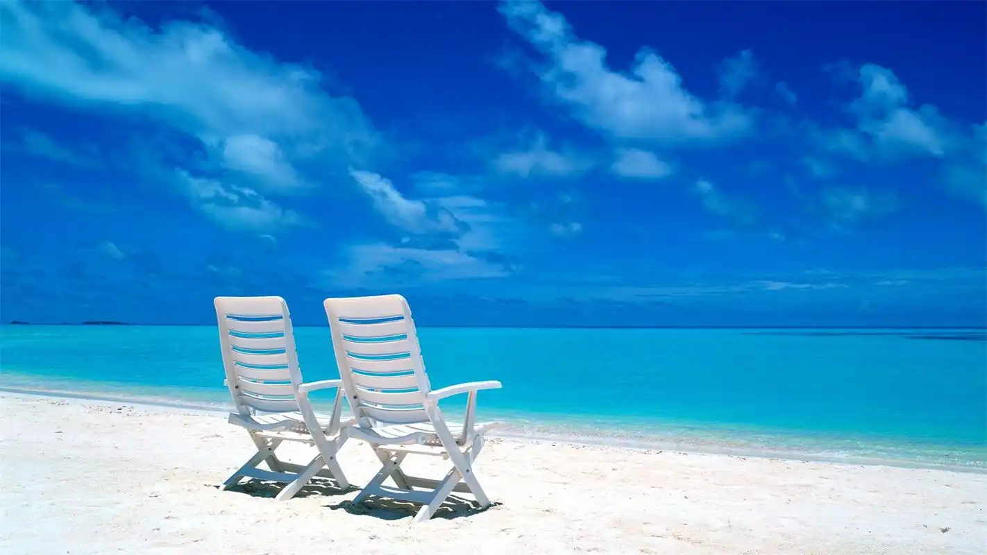 夏日最美天空蓝色背景主题电脑壁纸