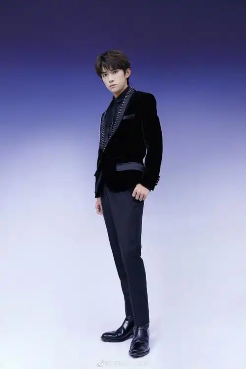 tfboys再合体!王俊凯王源易烊千玺黑西装造型帅气