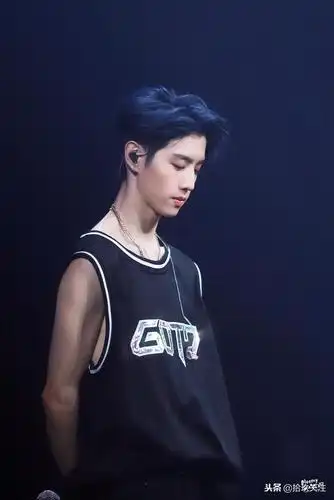 凸显气质的蓝色发型:银赫,杨洋,鹿晗,王俊凯谁最适合这款发色_头发