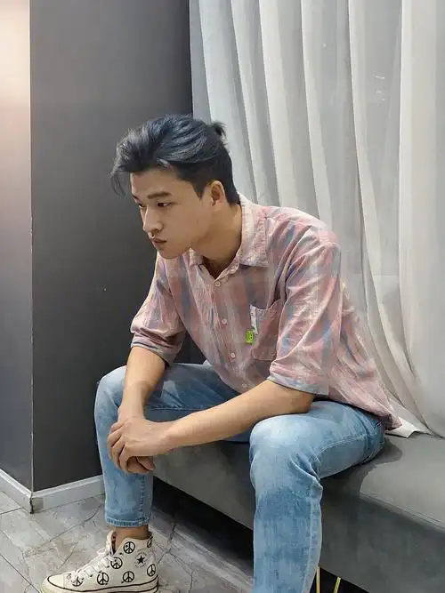 广安金城武武士头丸子头男生长发