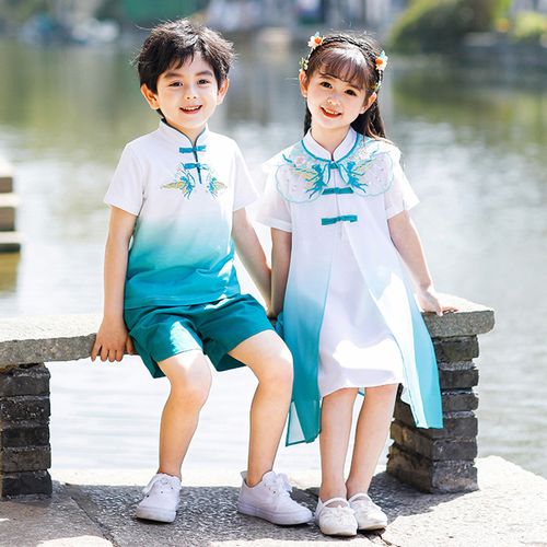 校服演出服汉服厂家直营店的儿童演出服