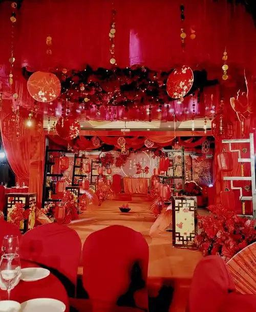 中式婚礼现场手机直拍双吊顶超大气