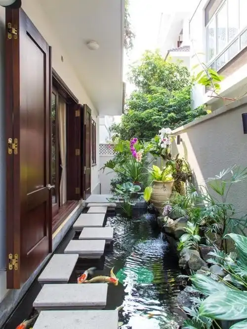 当然,他们的室内水景多还是以装饰为主,水的温柔