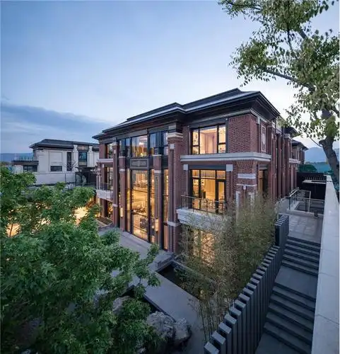 >世茂·西山龙胤