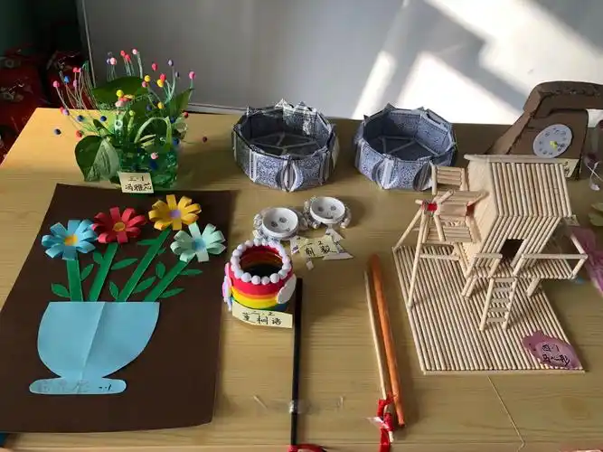 南淮淀小学举办"废物利用,变废为宝"比赛