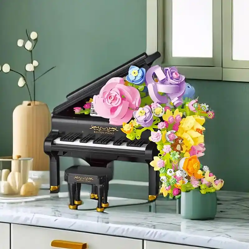《钢琴与花》的碰撞  钢琴永生花积木."音乐与花朵的完美结合 - 抖音