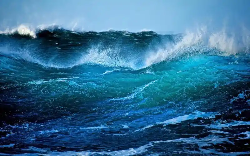 唯美清新的蓝色的大海桌面壁纸下载