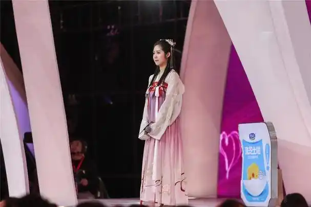 《非诚勿扰》"人气女嘉宾返场"今晚播出 优质男嘉宾获争抢爆灯