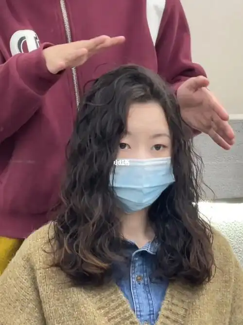 慵懒的发根蓬松法式小卷全过程真实烫发