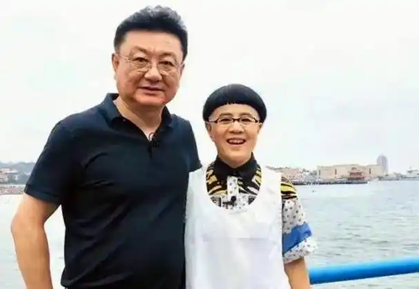新闻联播主持人王宁,新闻联播主持人王宁的妻子是谁(央视"反差萌"夫妻