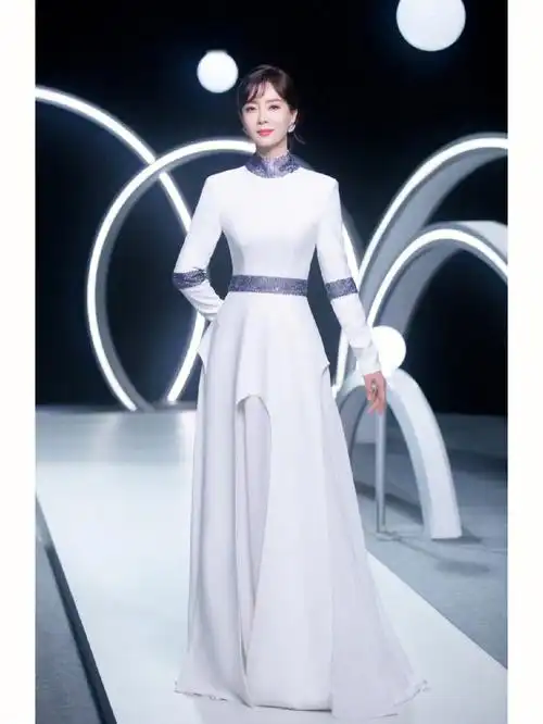 antonio grimaldi 2020 s/s haute couture#时尚#穿搭#礼服#女神#陈数