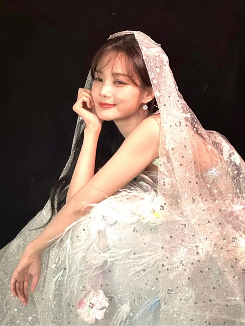 这几位明星究竟是谁在捧资源好得令人羡慕就是捧不红