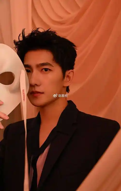 赵露思张艺兴秘密恋爱?金晨又谈了?张某瀚要进去了?许凯不是单身?